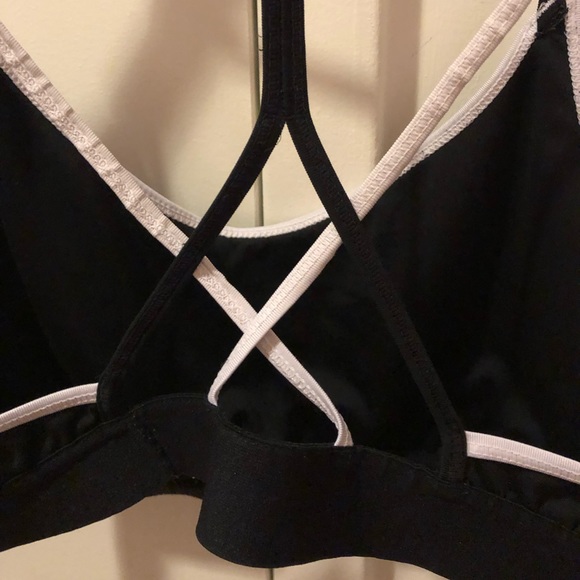 ⛔️SOLD⛔️ Adidas 🖤 Strappy Back Sports Bra - Picture 11 of 14
